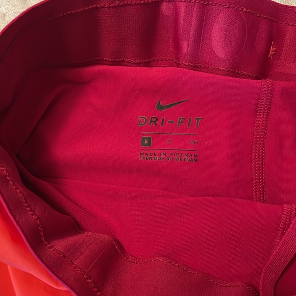 Orange/red Women’s Nike running shorts in size small - Picture 3 of 3